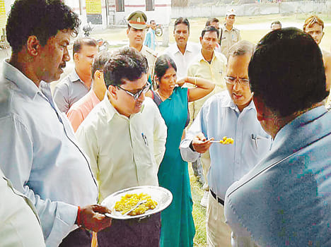 Polls open in positive review of nutrition