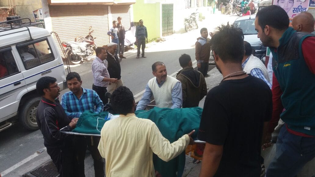 car fell into gorge, three died
