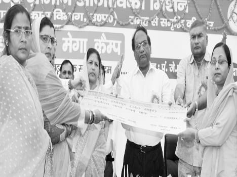 600 groups distributed a quarter million cheque