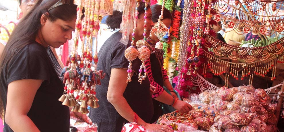 foreign students like diwali but dont want noise pollution 