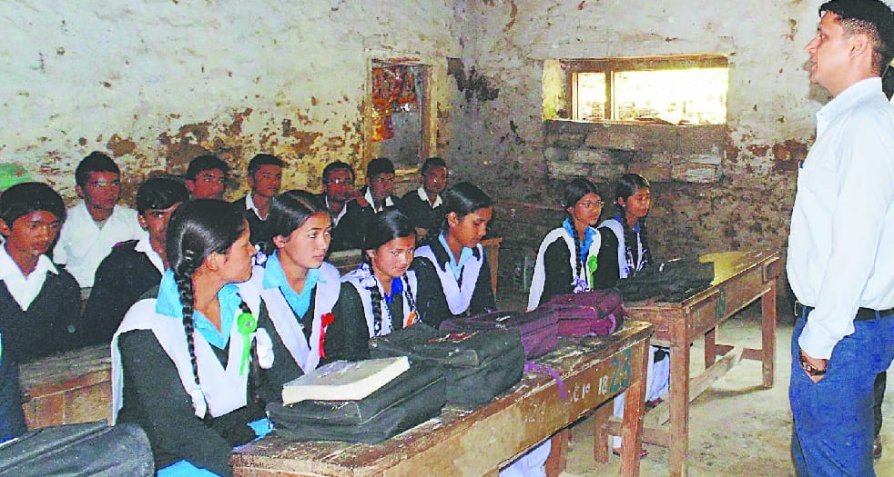 DM claimed class of children in general Inter College