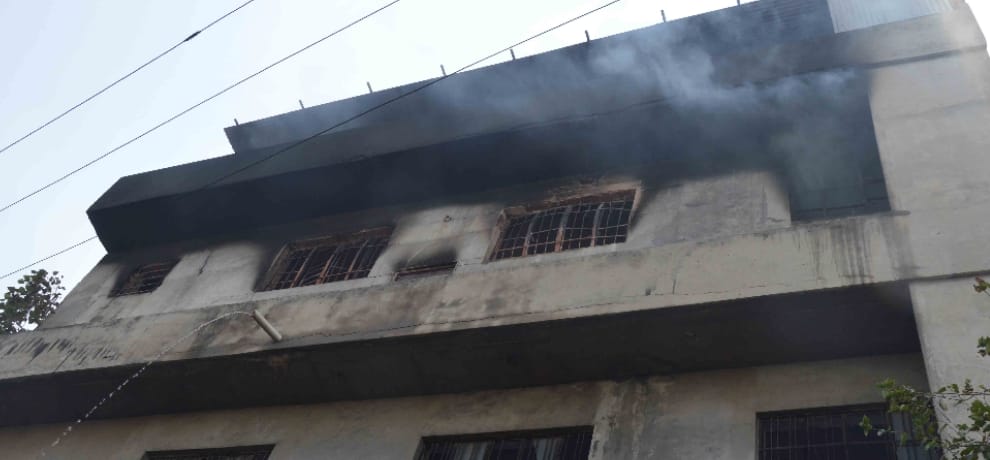 Fire in factory before its have to opened, Gaurd ran away 