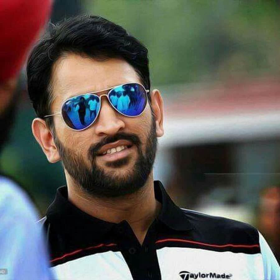 MS Dhoni Leaves Tom Latham and Ross Taylor Stunned Driving his Hummer