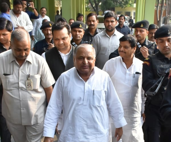  Mulayam Singh yadav press conference lucknow.