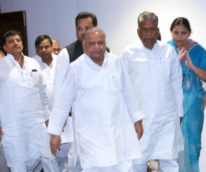  Mulayam Singh yadav press conference lucknow.
