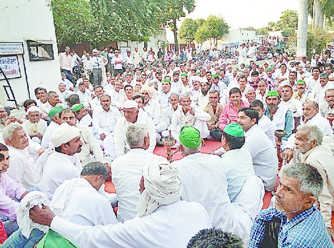 Titavi get started picketing farmers