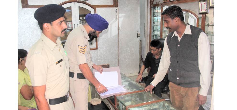 Burglary in jewellery shop at Nahan Himachal Pradesh