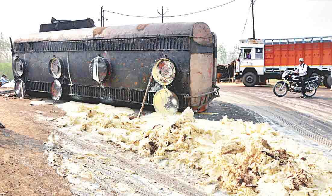road accident,12 injured