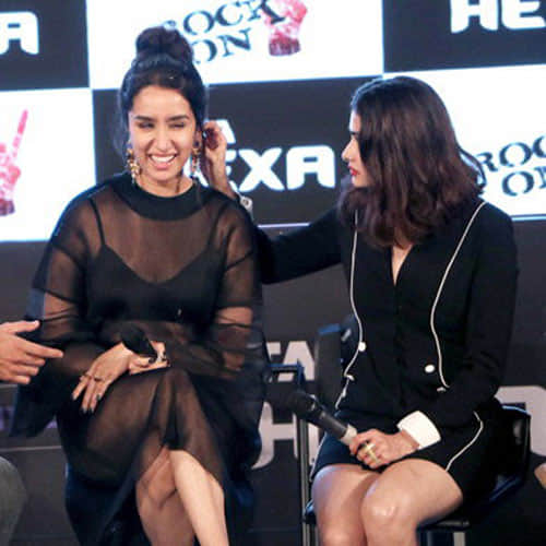 shraddha kapoor having oops moment in party