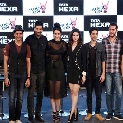 shraddha kapoor having oops moment in party