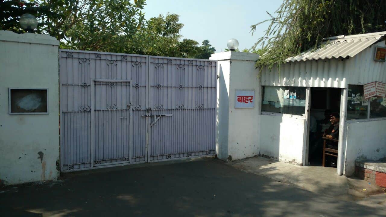 name plate of shivpal yadav house is missing