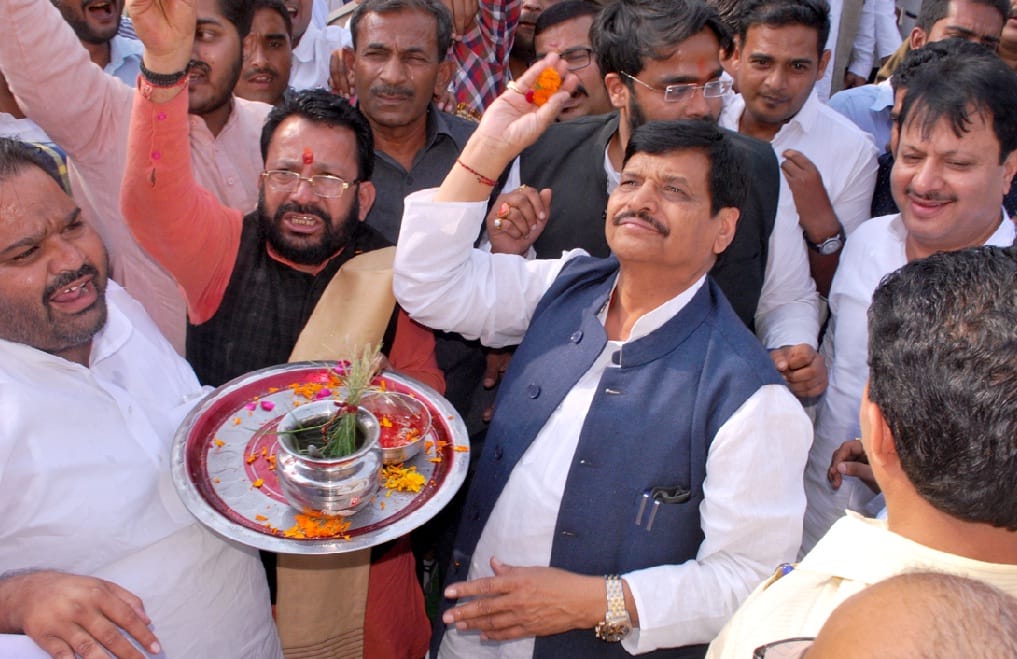 Shivpal snapped at Deoband, was nowhere in sight then becomes the chief minister Akhilesh
