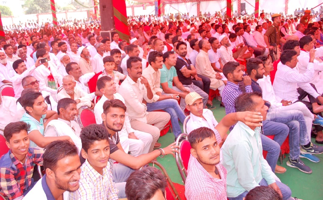 Shivpal snapped at Deoband, was nowhere in sight then becomes the chief minister Akhilesh