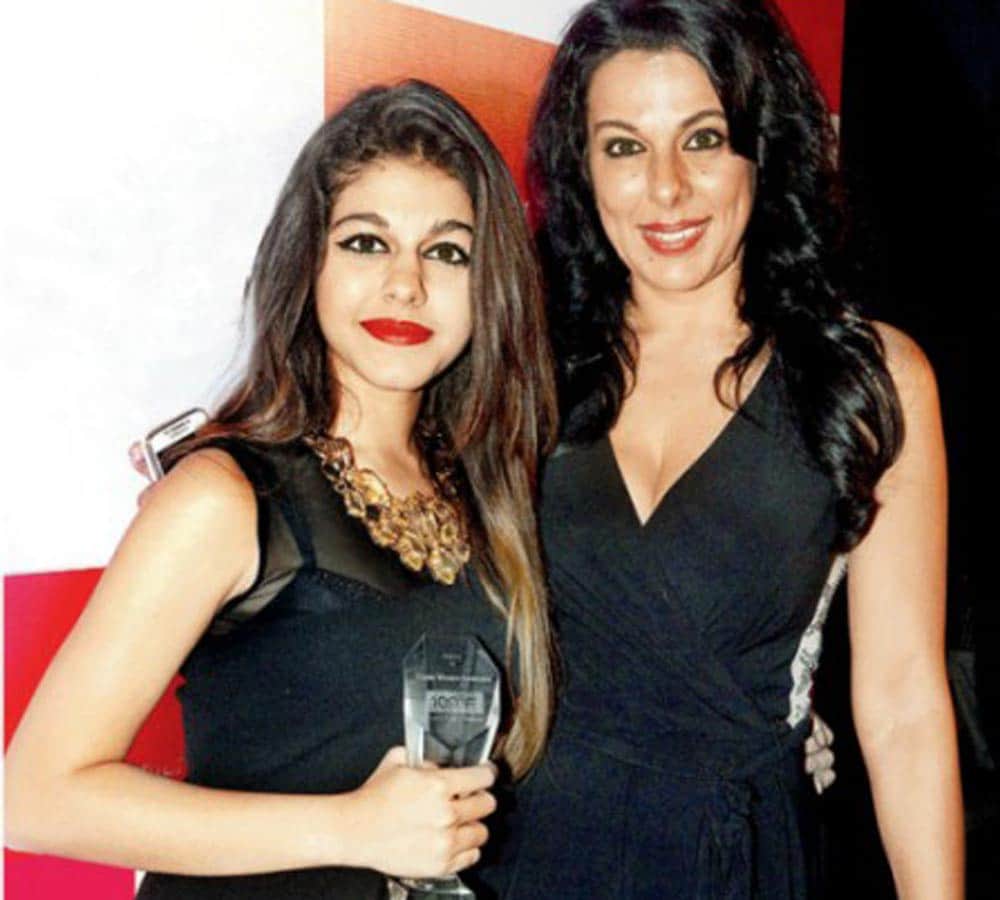 Pooja Bedi wants Aamir to spit on her daughter's hand