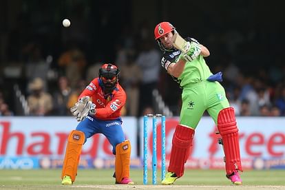 Yuvraj Singh Tells Why Players Wear Neon Shoes In Ipl Amar Ujala