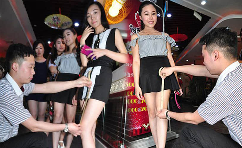 Chinese restaurant offers discounts to women wearing miniskirts