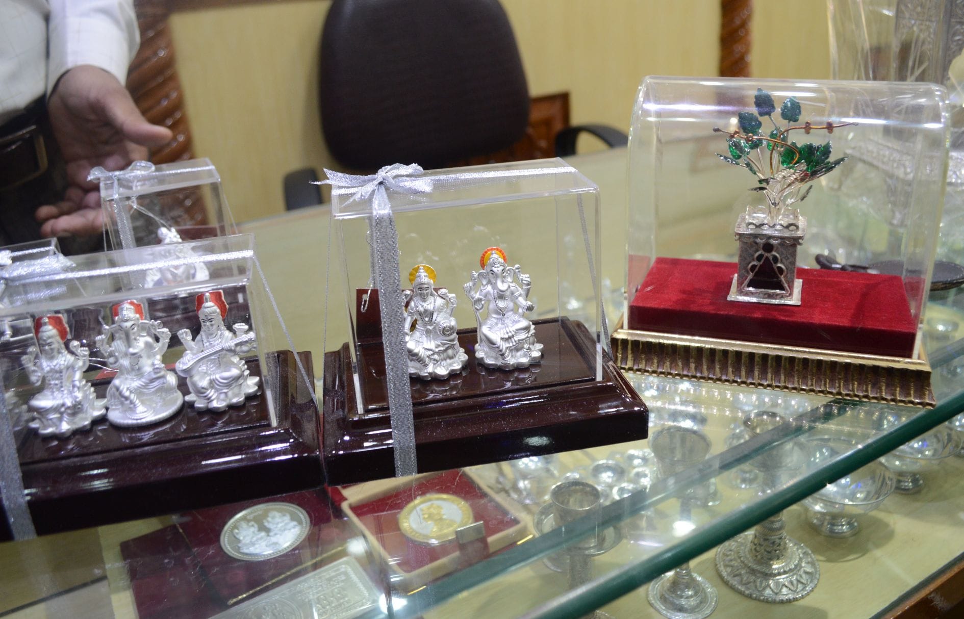 auspicious time for dhanteras shopping.