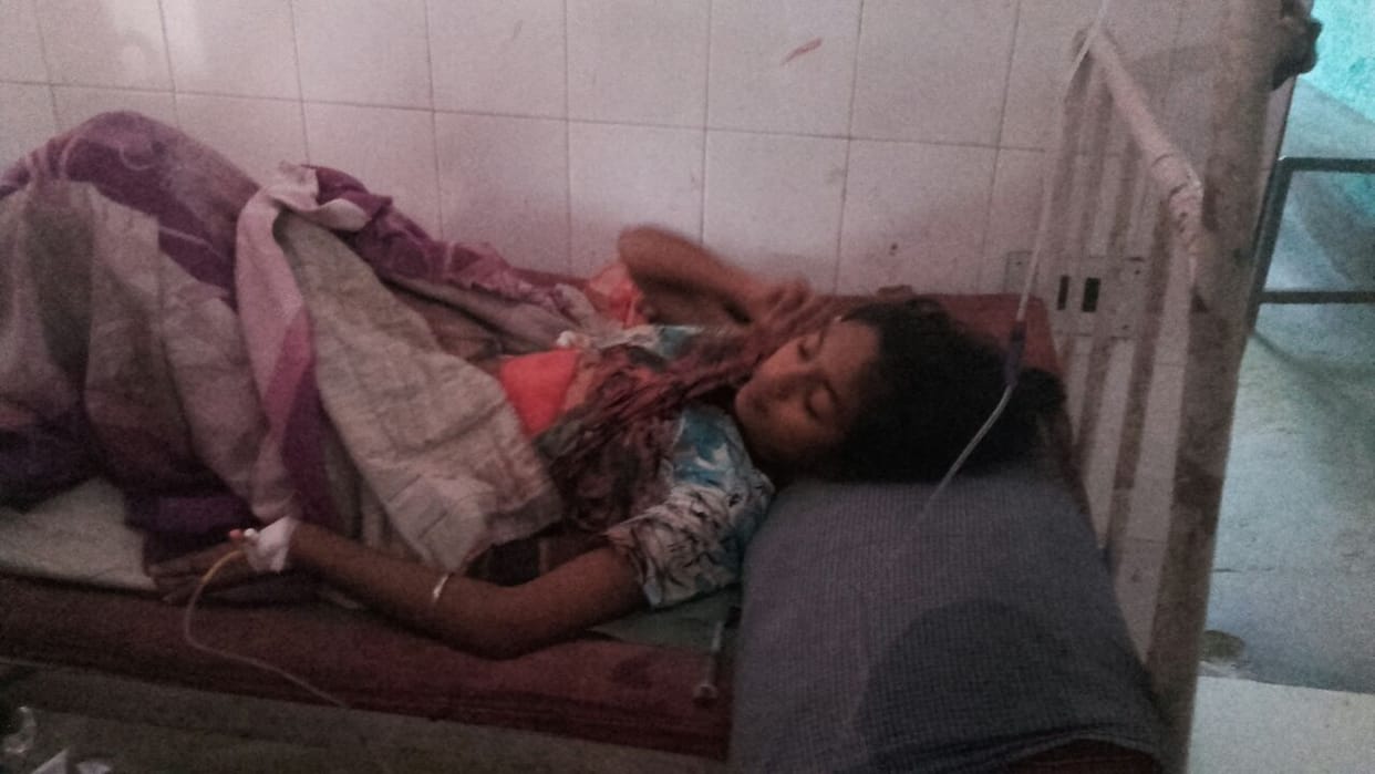 poverty: knife entered in daughter's stomach