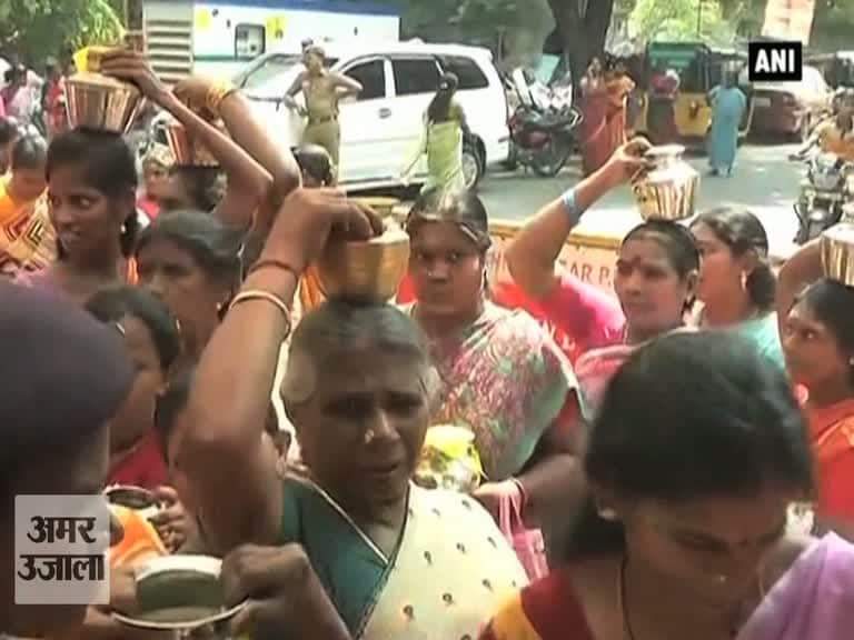 सिर पर दूध का कलश, जुबां पर दुआएं, ‘जल्दी ठीक हों अम्मा’