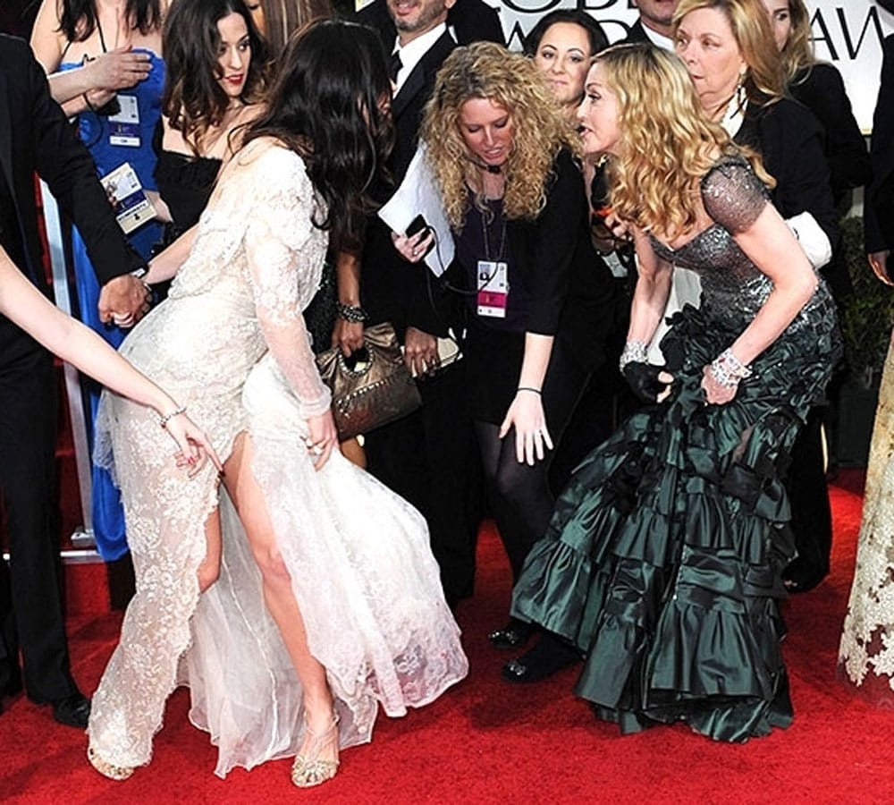 hollywood hroine wardrobe malfunction on stage