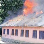 कश्मीर में जलाया गया एक स्कूल
