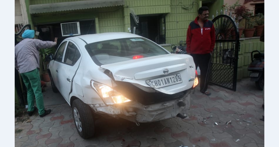 a man hit 5 car in sector 22 chandigarh, serious damages to cars