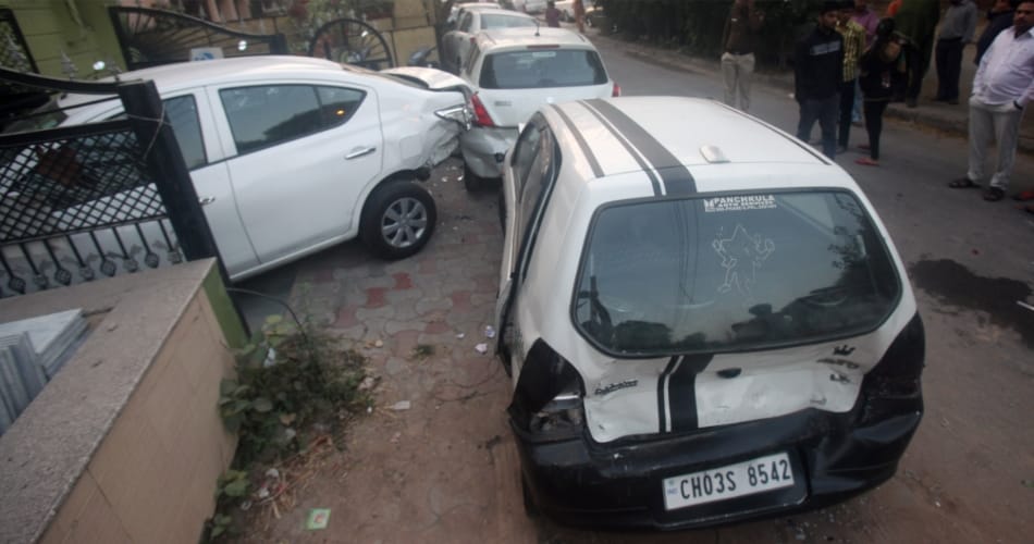 a man hit 5 car in sector 22 chandigarh, serious damages to cars