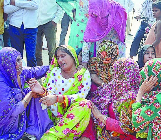 Watchmen crushed by a vehicle, killed