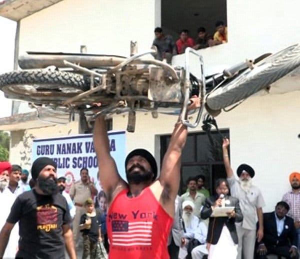 Steel Man Of India Amandeep singh, Lets Cars Run Over His Stomach