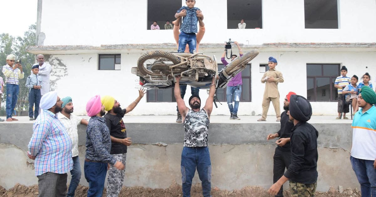  steel man of india amandeep singh is preparing to fight with Rhino