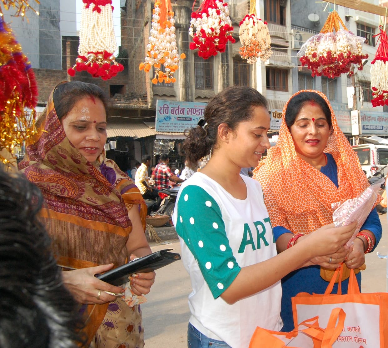 People shopping on Dhanteras