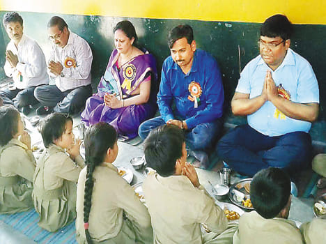 Dhanteras divided dishes, felt like the kids happy