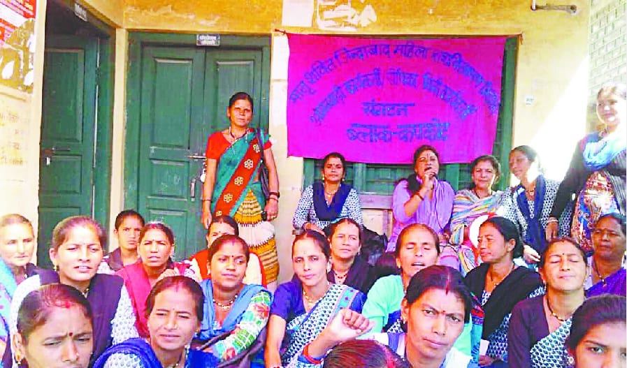 Kapkot in Bageshwar and workers continue strike