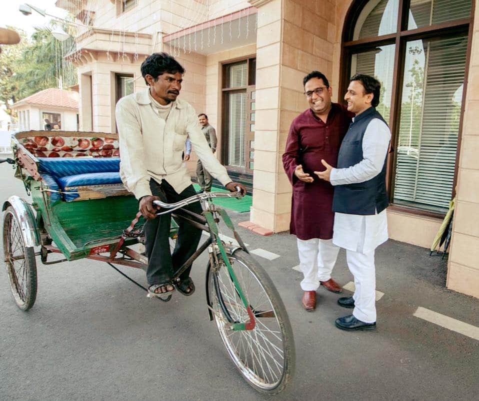 paytm ceo reached akhilesh yadav home by riksha