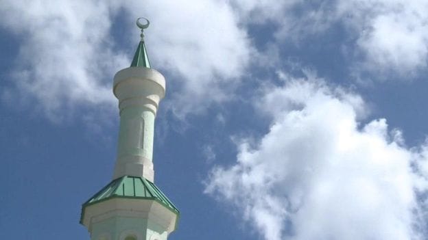 "Why can not Jews or Christians to vote in the mosque?"