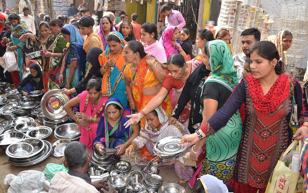 dhanteras 2017, do not buy these items, shopping timings on dhanteras