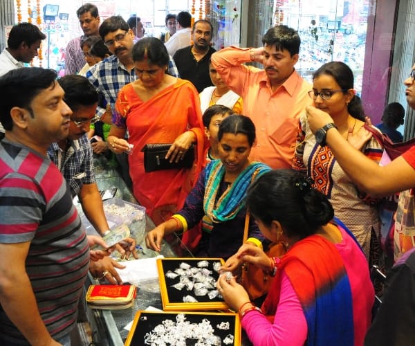 dhanteras 2017 shubh muhurat for purchasing new items