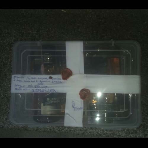 police seezed illiegal liquor in UP's Pratapgarh