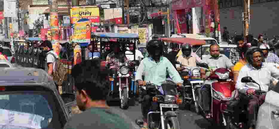 baazar me jaam