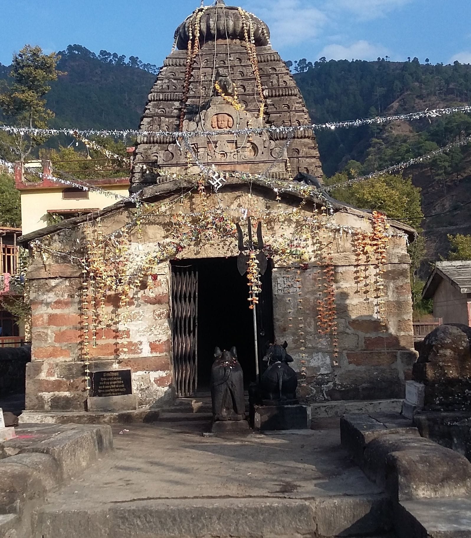 rahu temple in paithani pauri.