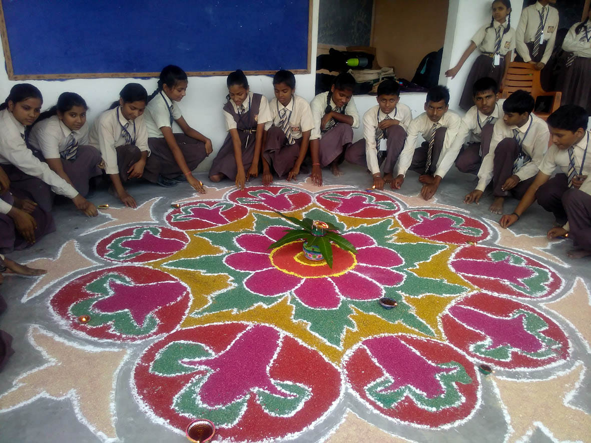 rangoli me dikhayi kalakari