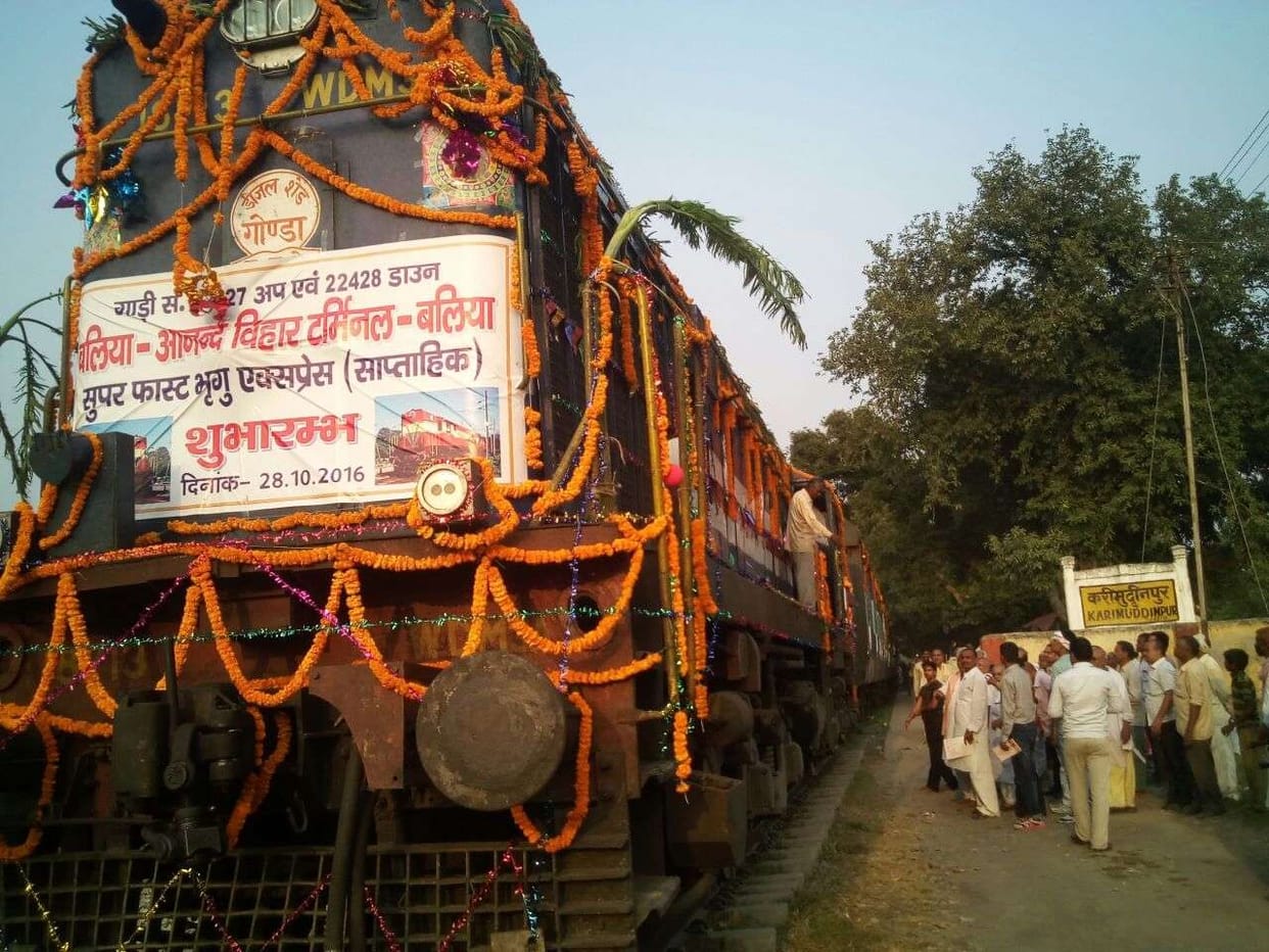 Complained to the Ministry of Railways train of dirt