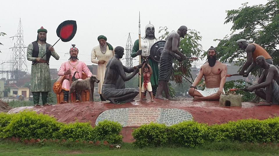 amazing story of sardar parminder singh, created unique museum with live statue of sikh martyrs
