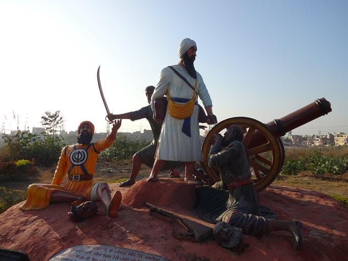 amazing story of sardar parminder singh, created unique museum with live statue of sikh martyrs