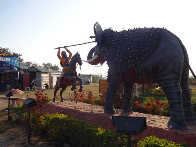 amazing story of sardar parminder singh, created unique museum with live statue of sikh martyrs