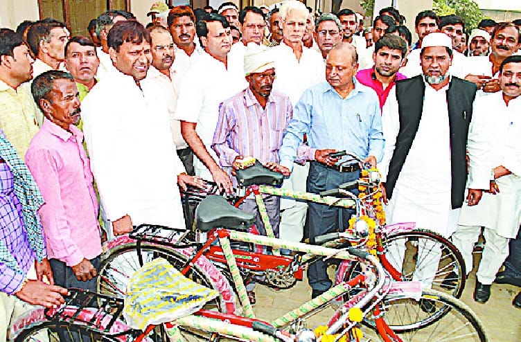 Workers covered bicycle in baghpat