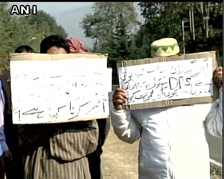 parents opposed the closures of schools in kashmir