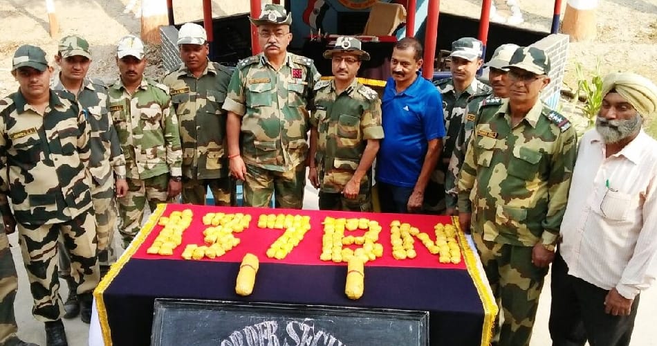 bsf and pakistan smugglers encounter on indo pak border, billions of drugs caught