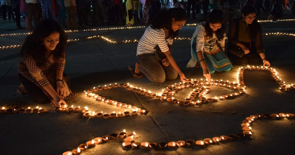 Diwali celebration in chandigarh, Know how will do Lakshmi Puja