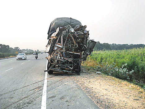 Pits by truck parked truck, driver killed